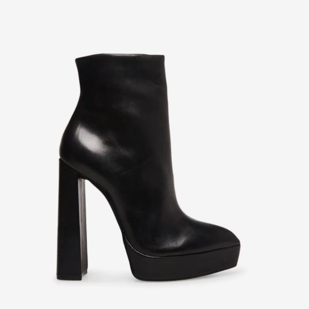 Steve Madden - Black Leather Booties